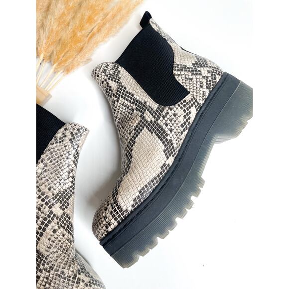 MIA Chelsea Boots Size 7.5 Snakeskin Python Punk Grunge Chunky Moto Booties - Picture 3 of 9